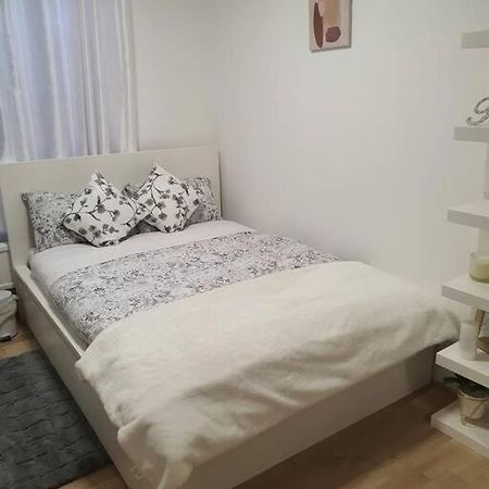 2 Bedroom Flat In Vauxhall, Λονδίνο Εξωτερικό φωτογραφία