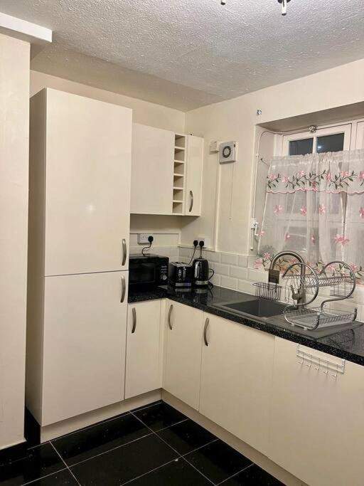 2 Bedroom Flat In Vauxhall, Λονδίνο Εξωτερικό φωτογραφία