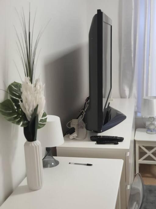 2 Bedroom Flat In Vauxhall, Λονδίνο Εξωτερικό φωτογραφία